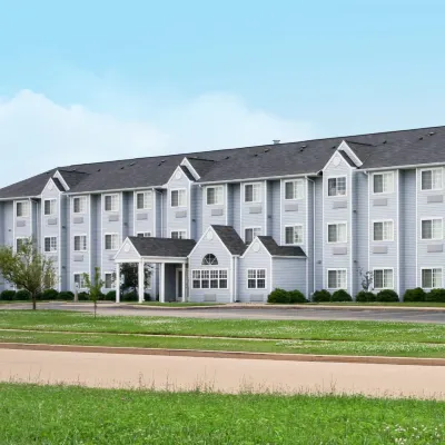 Microtel by Wyndham Tarlac Hotels near Hacienda Luisita Train Relic