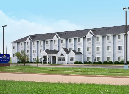 Microtel by Wyndham Tarlac