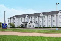 Microtel by Wyndham Tarlac Các khách sạn ở Tarlac