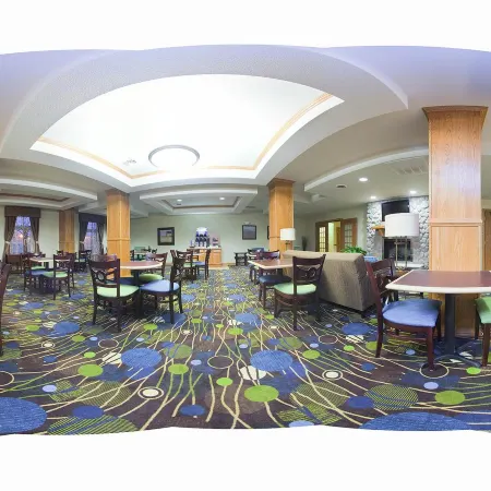 Holiday Inn Express & Suites ANTIGO by IHG