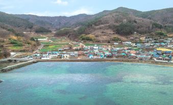 4. 달뜨는바다펜션..
