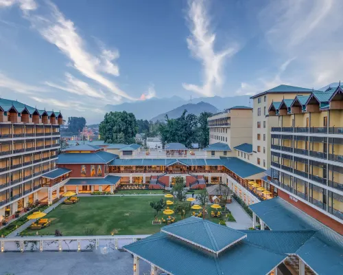 Radisson Collection Hotel & Spa, Riverfront Srinagar Hotel a Srinagar