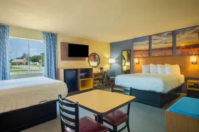 Days Inn by Wyndham Evansdale Waterloo Отели в г. Эвансдейл