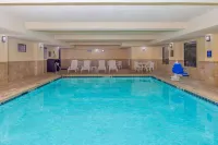 La Quinta Inn & Suites by Wyndham Warner Robins - Robins AFB - Uima-altaat