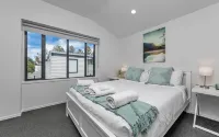 Parnell Gem w/ Balcony & Parking Near Arena Hotell i Parnell