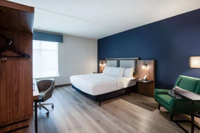 La Quinta Inn & Suites by Wyndham Chattanooga Downtown/South Hotels near Ruby Falls