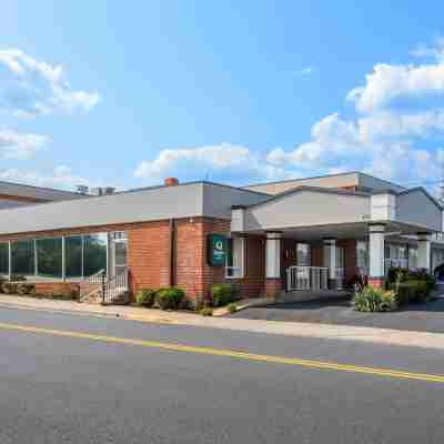 Quality Inn Hotel Exterior