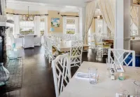 The Tides Beach Club - breakfast