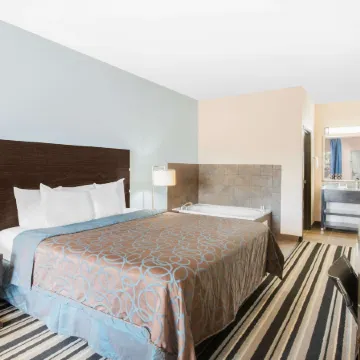 Super 8 by Wyndham Dilley TX