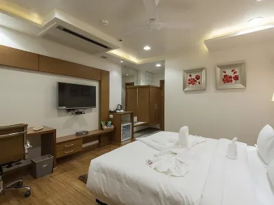 Hotel Atishay Hotels near Habibganj Railway Station
