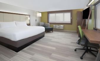Holiday Inn Express & Suites Madison