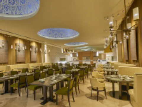 สาลาลาห์ การ์เด้นส์ โรงแรม จัดการโดย ซาฟีร โรงแรม แอนด์ รีสอร์ท โรงแรมในซาลาลาห์