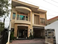 Hotel Sulawesi Kertajaya Hotel di Baratajaya