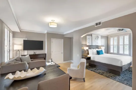 Best Western Plus Hawthorne Terrace Hotel