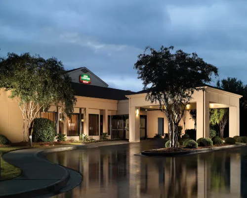 梅肯萬怡酒店 比伯縣酒店