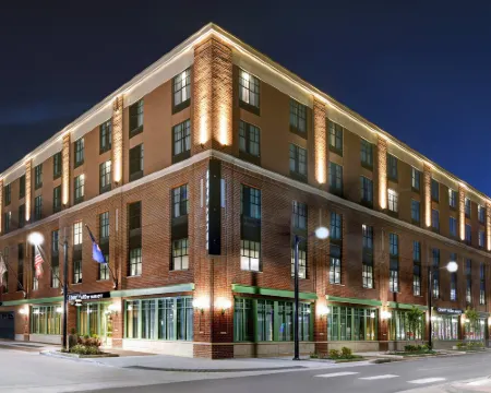 Courtyard Manhattan Aggieville Hoteles en Manhattan