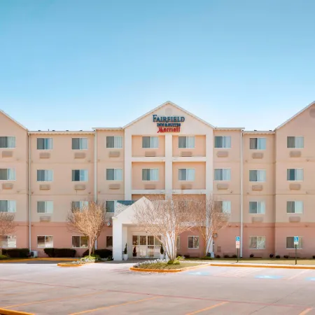 Fairfield Inn & Suites Fort Worth University Drive Отели рядом с достопримечательностью «Музей Эмона Картера»