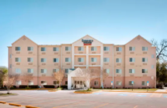 Fairfield Inn & Suites Fort Worth University Drive Hotels near Amon Carter Museum