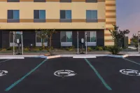 Fairfield Inn & Suites Moorpark Ventura County - parking