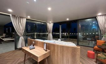 2 Villas Next Door- In Great Location - View Biển
