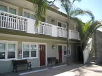 Coronado Island Inn