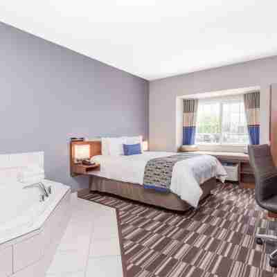 Microtel Inn & Suites by Wyndham Sault Ste. Marie Rooms