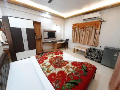 Hotel Sunshine (Berhampore, West Bengal) Отели рядом с достопримечательностью «Khosbagh play ground (K.P.U.S)»