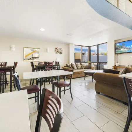 Baymont by Wyndham Muncie Near Ball State University
