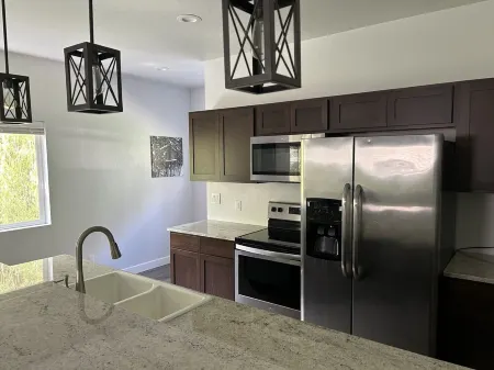 Unique Cherry Hill ADU 2 Minutes from Mid-town and Downtown CdA. .