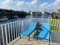 Margaritaville Themed Condo, King Bed Suite, Waterfront + Pool, Near Downtown