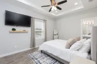 La Querencia on Zinnia w/ Fast Wifi & dedicated work space - Pet Friendly!