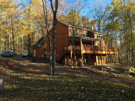 N Multi-Family Getaway at Raystown Lake in Central PA Отели в г. Хантингдон Каунти