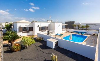 Villa Diama With 3 Bedrooms and 2 Bathrooms