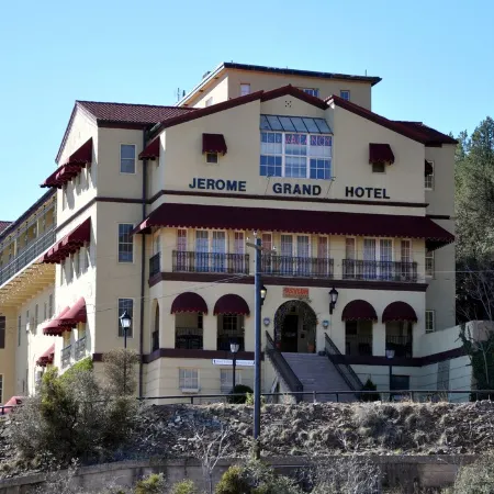 Stunning Red Rock Views, Newly Remodeled, Best Location and ALWAYS CLEAN!