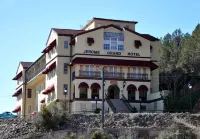 Luxurious, Upscale Townhome In Sedona. Super clean, gourmet kitchen, comfy beds! - Balcony