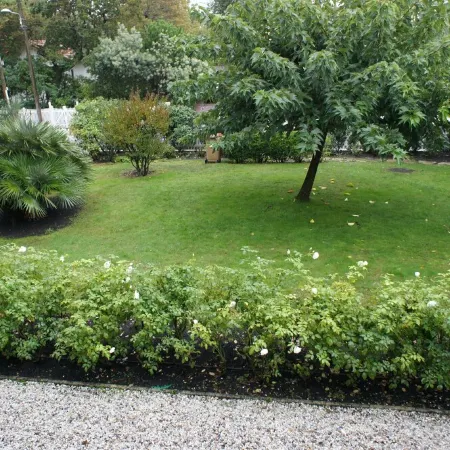 In garden charm and comfort for the independent annex building of the Villa