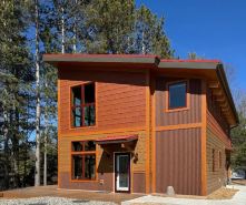 Lake front NEW Cabin 2bd 2b AC/WIFI, kayak, beach, fish, firepit