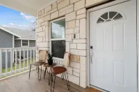 Downtown FW Stockyards TCU HotTub MiniGolf with Skyline View