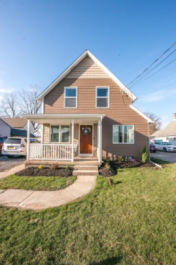 KING Master En-Suite- BRAND NEW Home- Buffalo's Best Kept Secret!