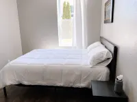 Waterfront 2 BR Lower-level w/ grill & kayaks