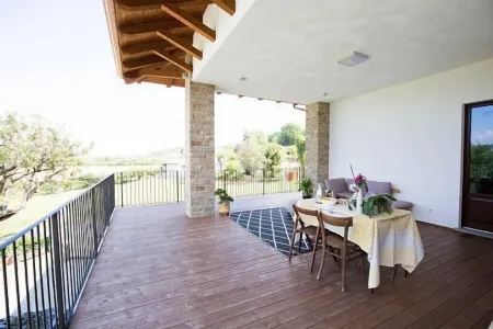 Self catering Residence Masnaiot for 2 people