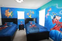 Beautiful home-private spa/pool 5BD 5.5 BA