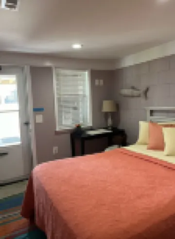 SEAS THE DAY: Charming Folly Beach Apartment awaits your arrival!