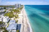 Luxurious 4 Bedroom Beach Villa steps from Hollywood Beach