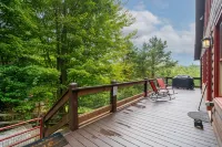Game Room!  Hot Tub!  Fire Pit!  Big Screen TVs!  Beautiful Cabin!  Wildlife!