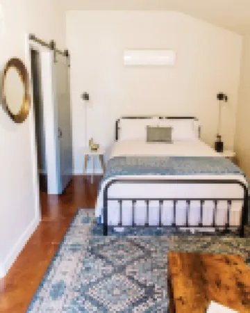 04 Bluemoon - Carmine Cottage with a Country View