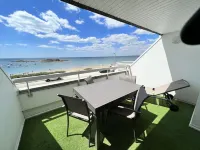 Loriot2 apartment sea view on the fort blocked ploemeur