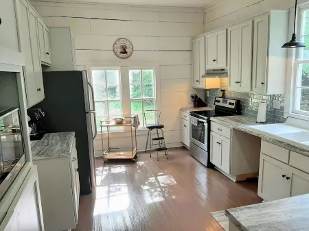 Historic 1851 Farmhouse Retreat