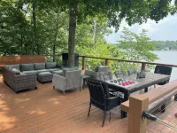 Tranquil Lake Cottage Hotels in Union Township