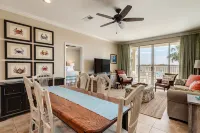 Beachfront, Poolside for Two Pools, 3-Bdrms/3-Baths, Sleeps 8. Perfect Getaway!